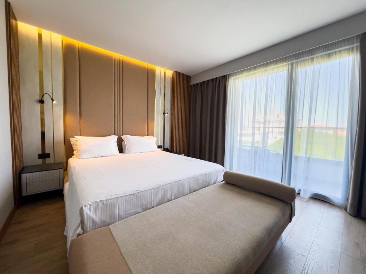 Deluxe Double or Twin Room Pool View,1632318551:JPEG